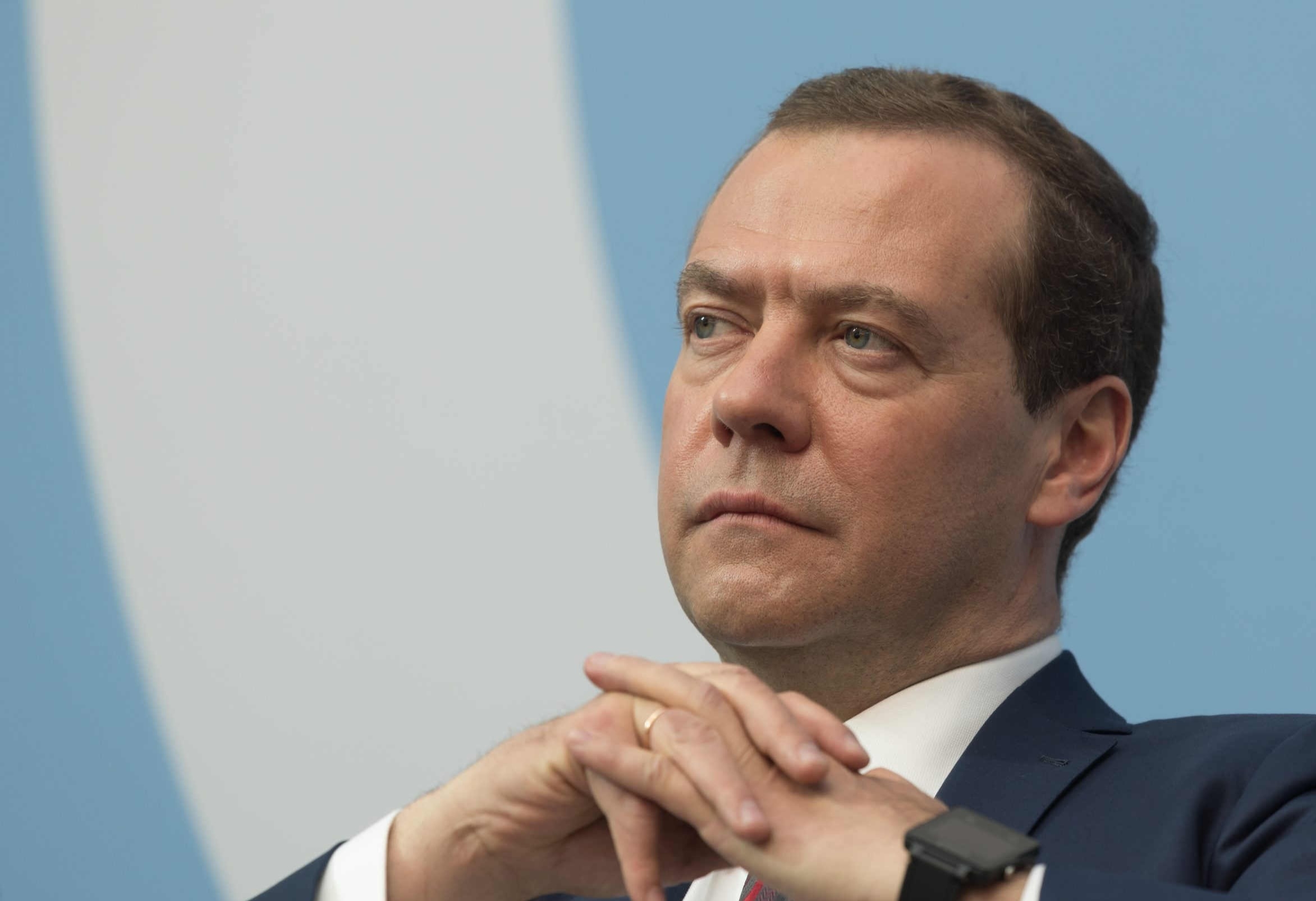 Медведев предупредил о глобальных последствиях для мира от пошлин Трампа