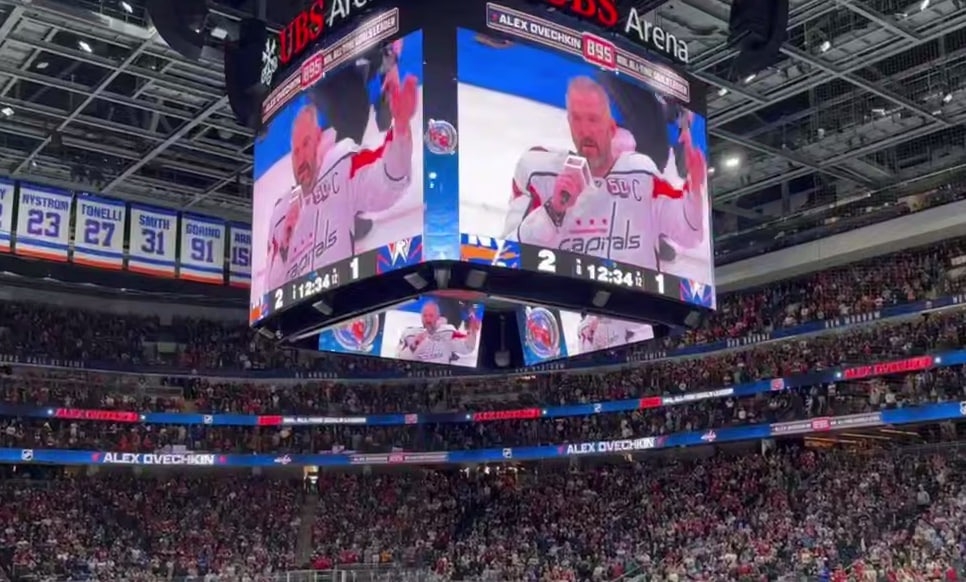 Овечкин посвятил рекордную шайбу всей семье