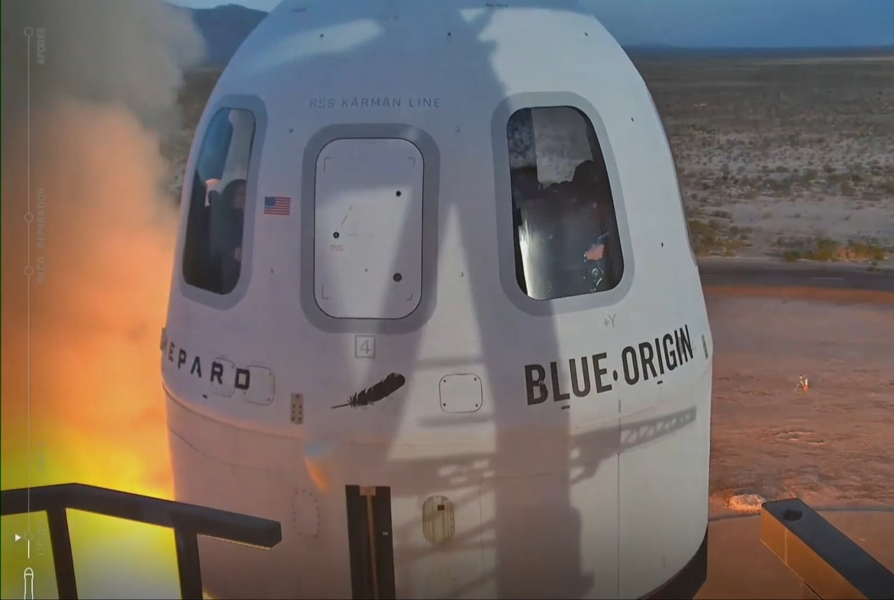 Корабль Blue Origin с Кэти Перри и невестой Безоса осуществил полет в космос