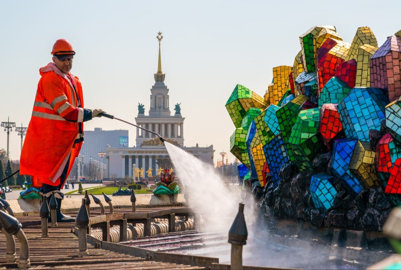 Москва блестит: 2 тыс. инженерных сооружений очищены в рамках месячника по благоустройству