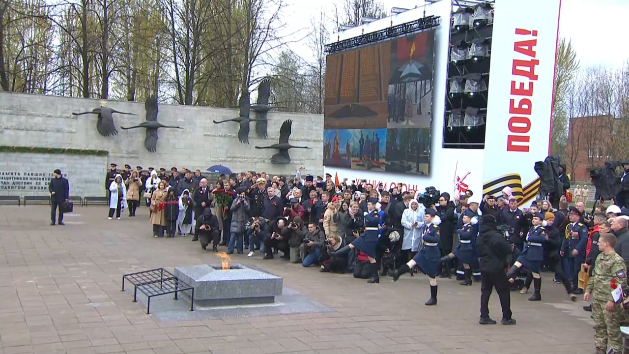 Восемьдесят Вечных огней зажглись в России в преддверии Дня Победы