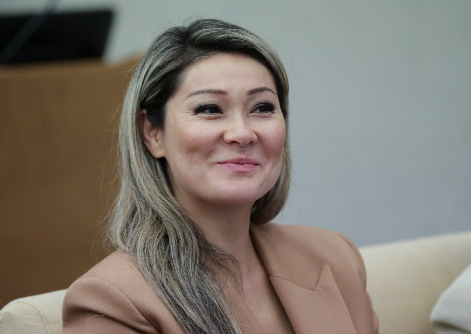 Марина Ким: В городах выбирают Лабубу, на фронте — Чебурашку