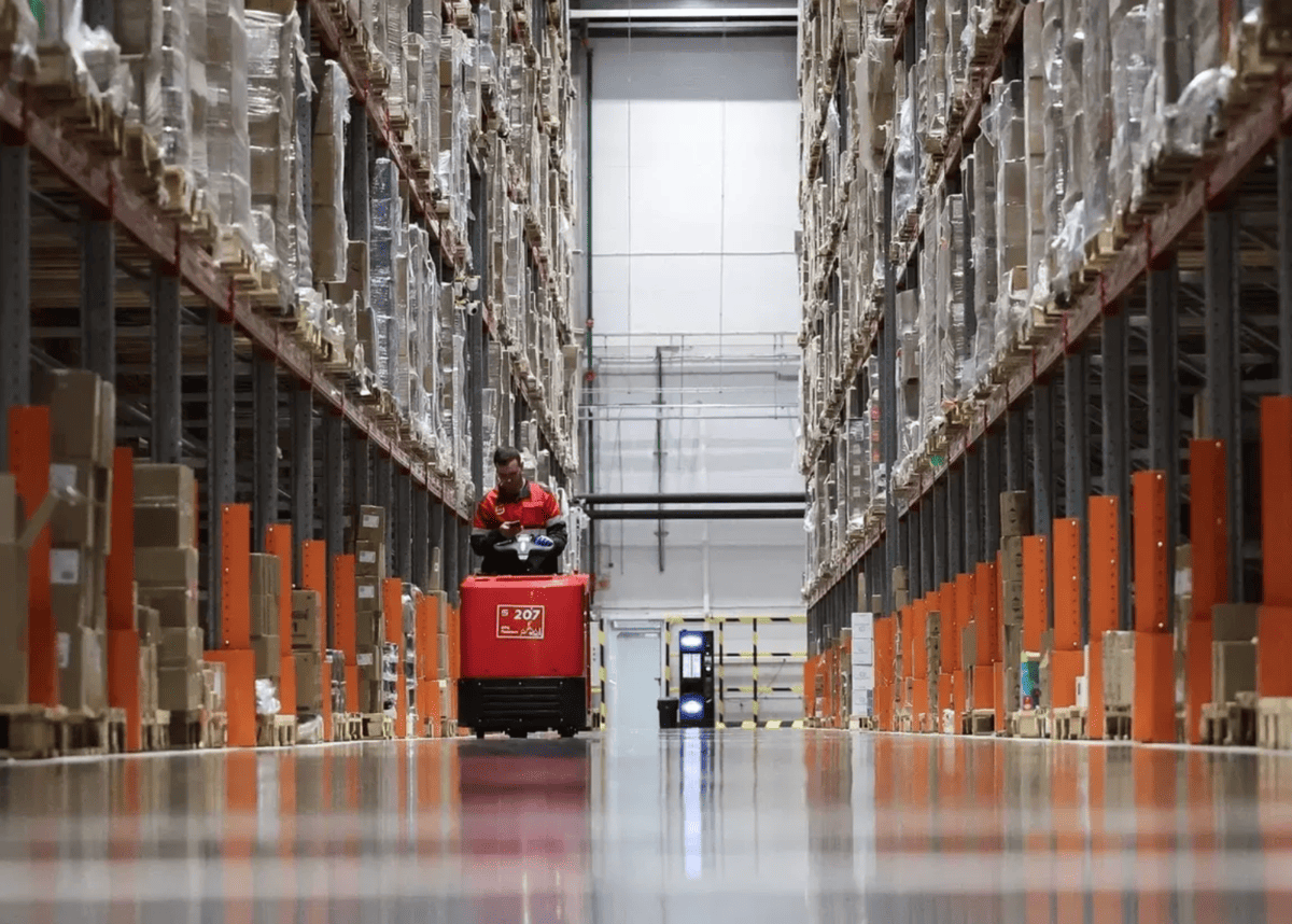 В Подмосковье открылся первый роботизированный распределительный центр «Магнита»