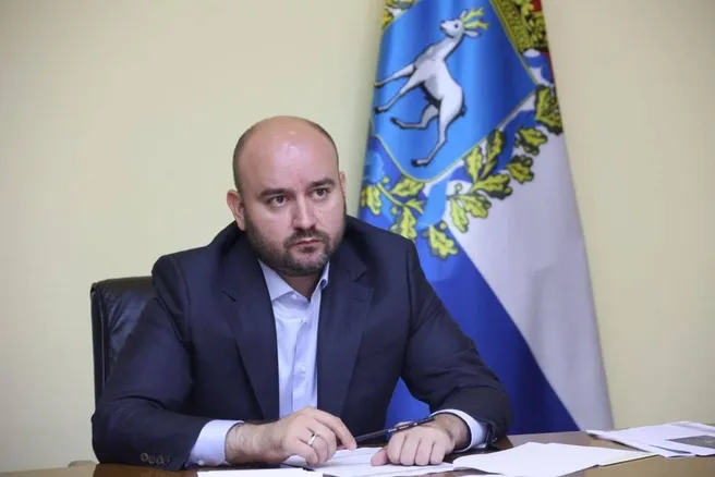 «Уволен, н***й»: губернатор Самарской области отправил в отставку главу Кинельского района