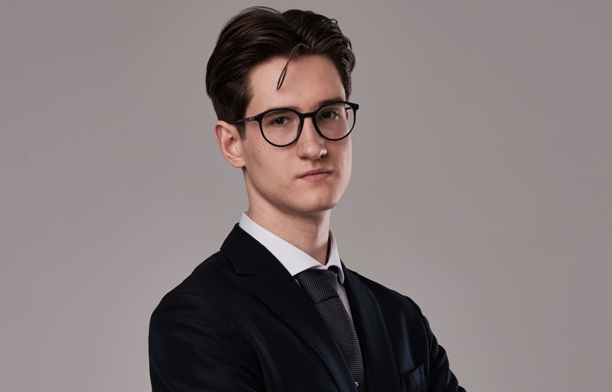 Инвесторам стоит сделать ставку на долларовые инструменты: аналитик назвал стратегии защиты капитала осенью 2025 года