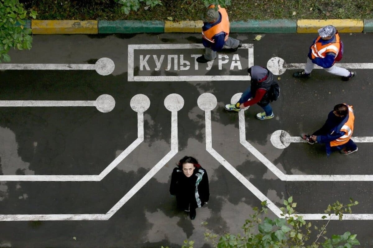 Зачем спальным районам нужен паблик-арт. Для кого он и как читается местными жителями