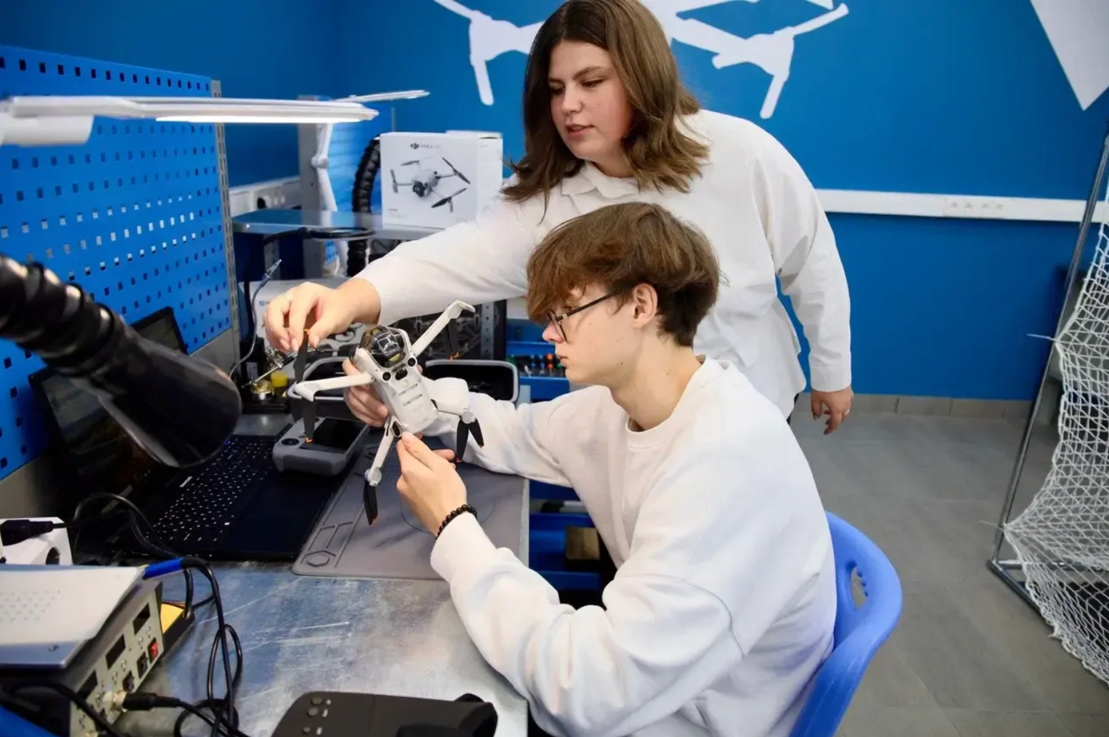 В Подмосковье продолжают масштабную модернизацию колледжей и техникумов