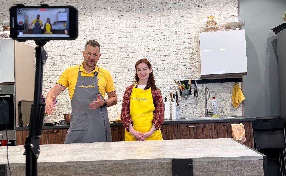 Новый выпуск «Про еду и людей»: разговор с социологом Евгенией Кузинер о женской бездомности.