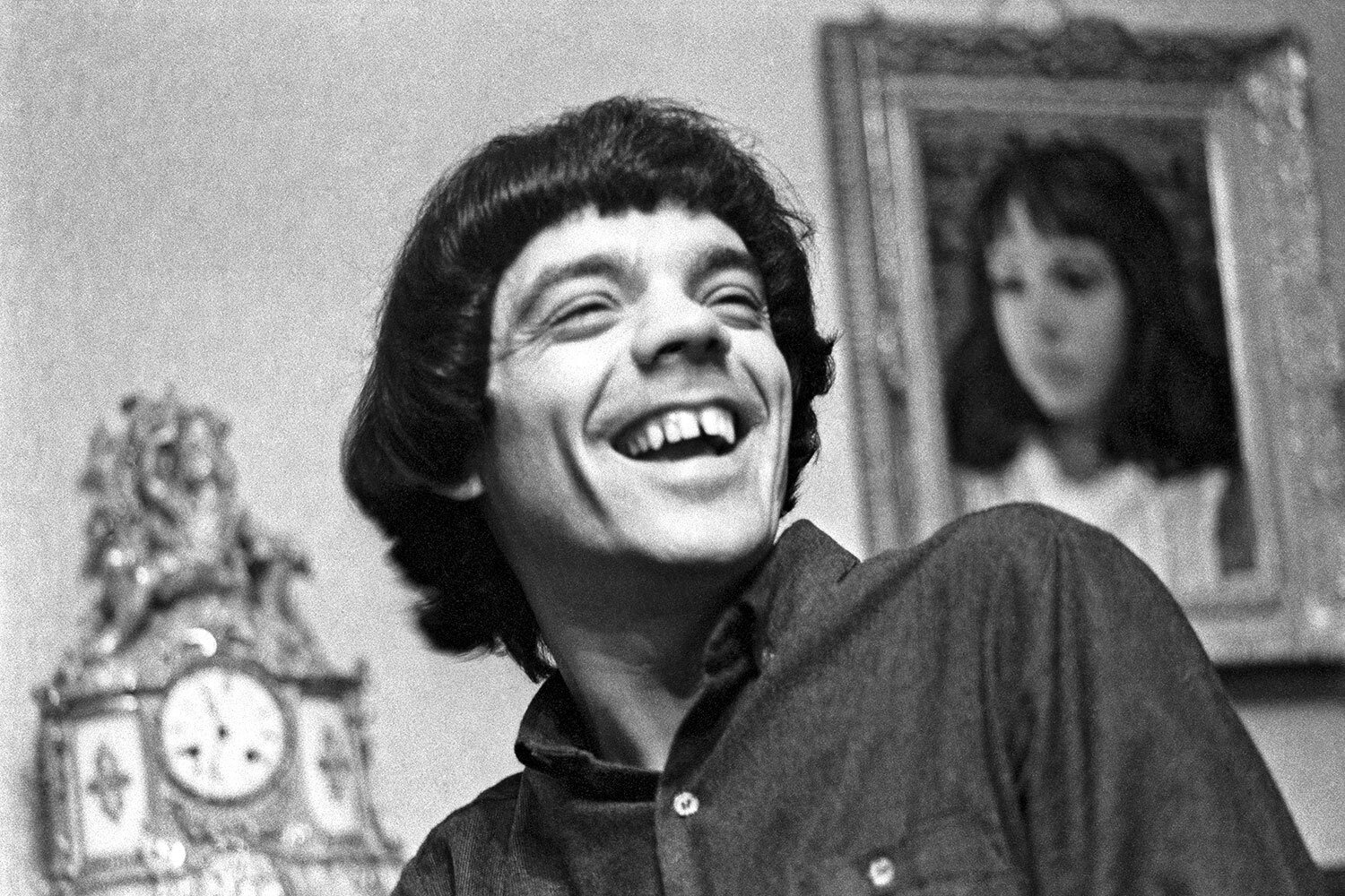 У издательства «Бомбора» вышла книга Константина Райкина «Школа удивления. Дневник ученика»