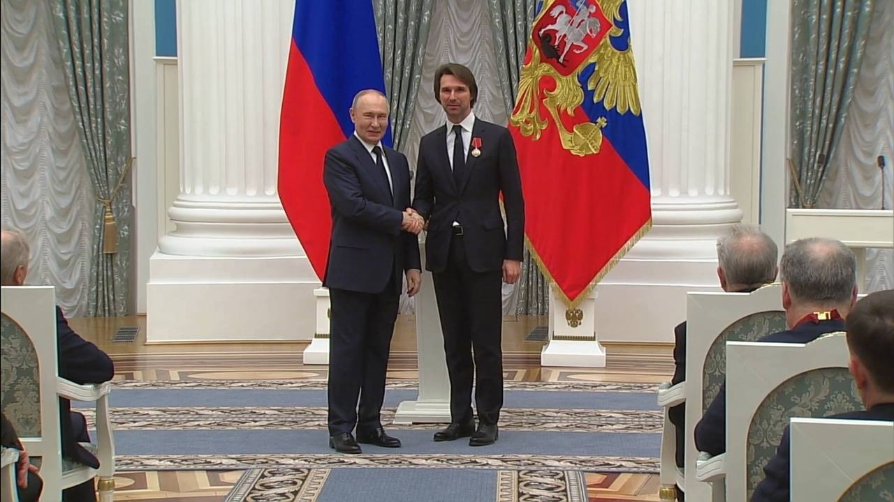 Владимир Путин отметил вклад «Русской Медиагруппы» в развитие культуры и СМИ