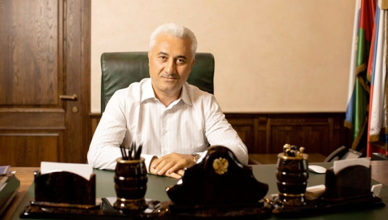 Абрам Овеян поздравил народы России и Армении с наступающим Новым годом