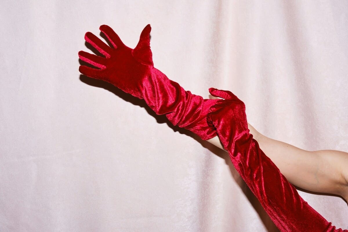 Топ-12 сериалов на весну: путь становления Шерлока и финал истории отряда «Пацанов»