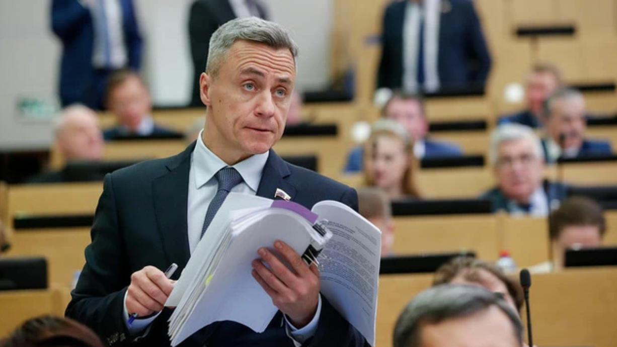 Депутат Госдумы Самокиш может лишиться мандата после скандала с оскорблениями Чака Норриса