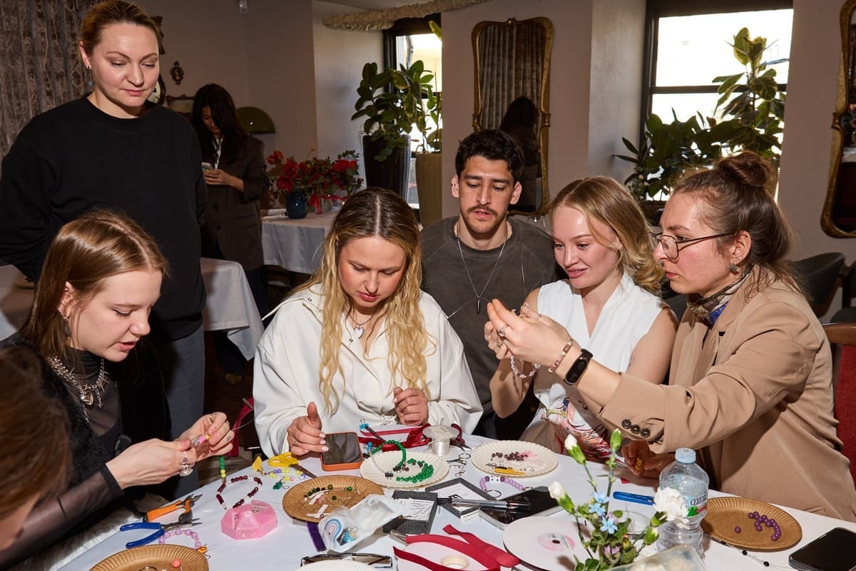 Завтрак Parents.ru собрал звездных родителей для обсуждения будущего детей