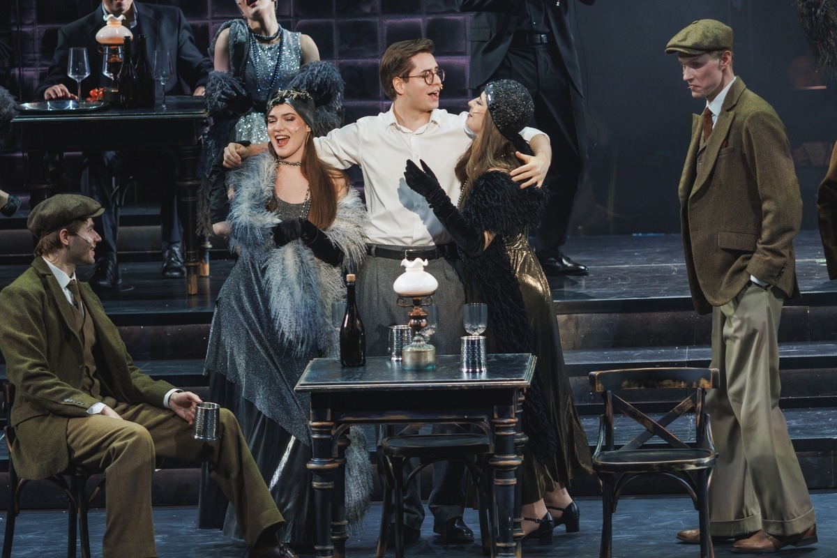 Повторить нельзя прожить: как эмоции превращают зрителя в постоянного гостя