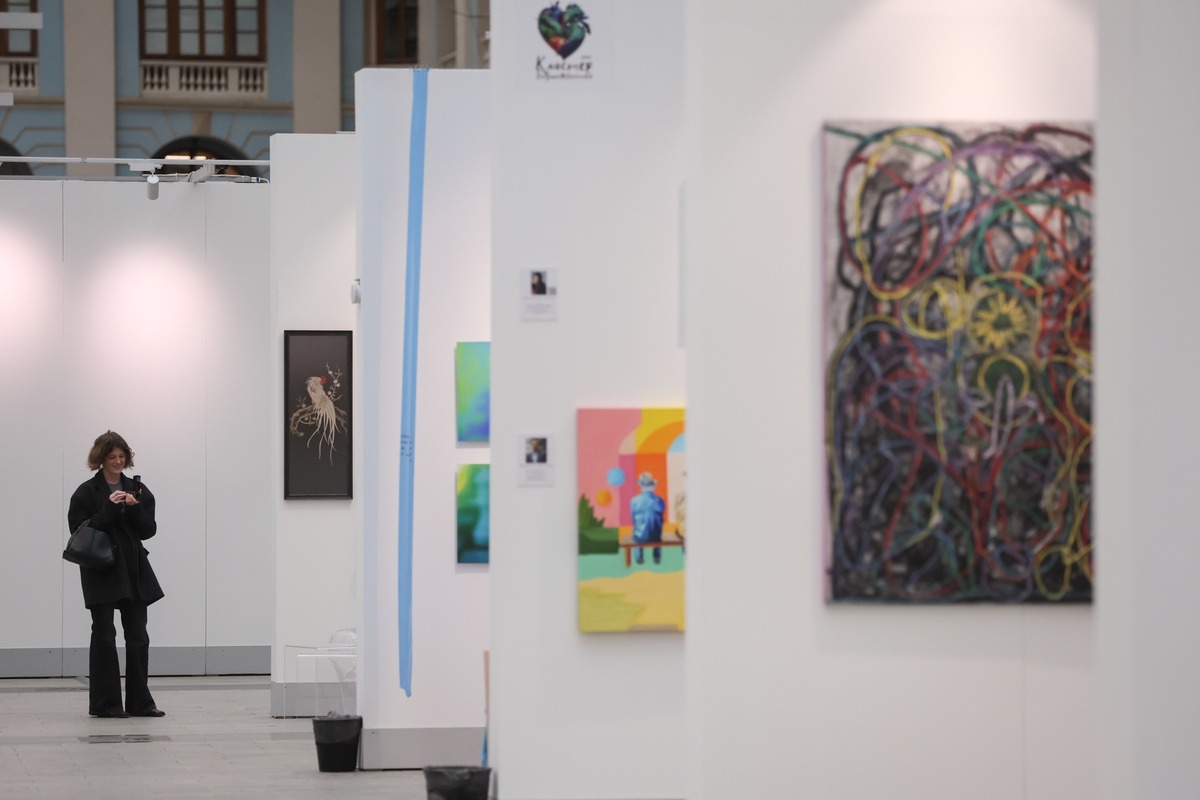 Ярмарка современного искусства «Арт Россия» открылась в Гостином дворе