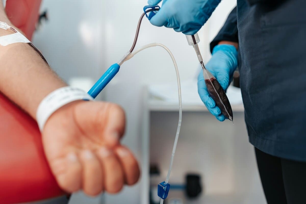 «+Я» и «Синхронизация» исследовали природу альтруизма в подкасте ко Дню донора