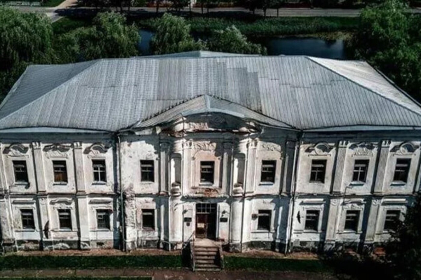 Россиянка купила дворец Радзивиллов в Белоруссии за 2,3 тыс. рублей