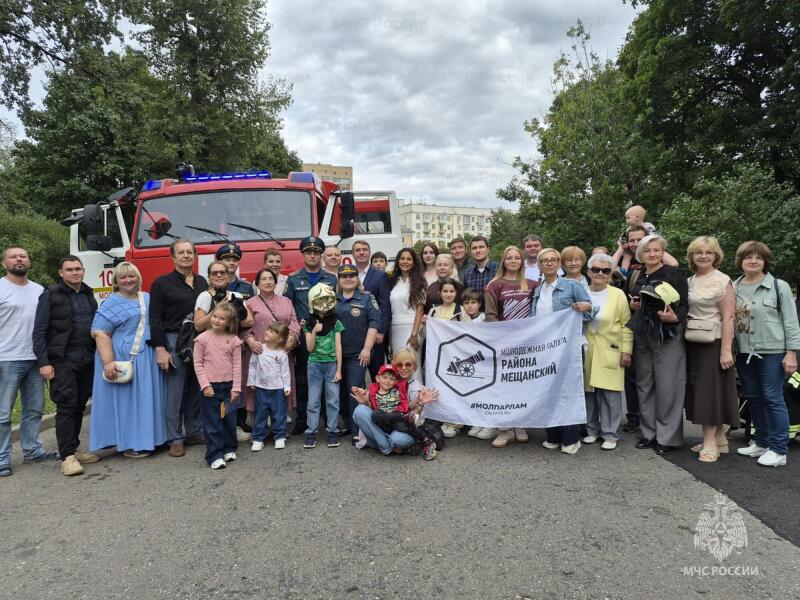 В Самотёчном сквере провели занятие по пожарной безопасности