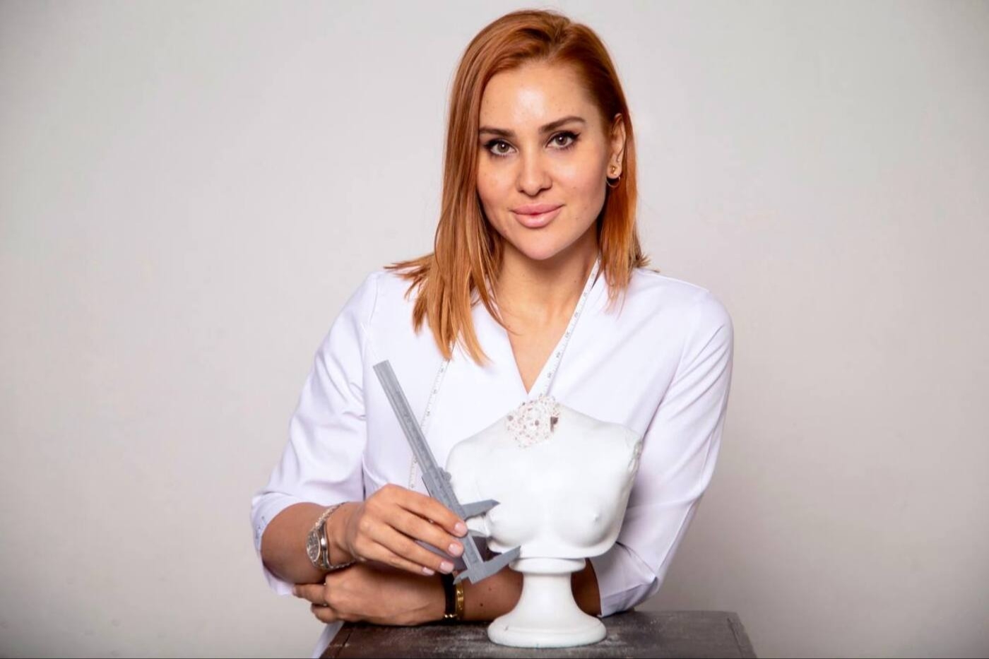 Пластический хирург Марьяна Тменова рассказала, когда после кесарева можно делать абдоминопластику