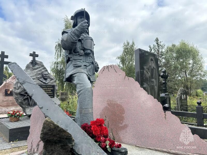 В Москве вспоминают Героя России Евгения Чернышёва в день его 63-летия
